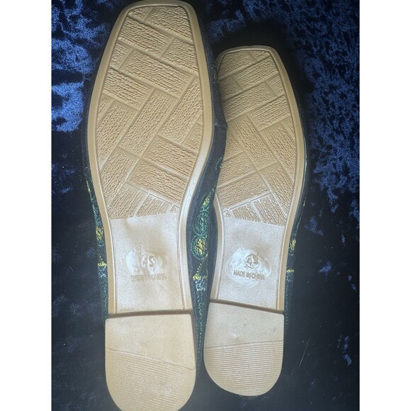 Embroidered Floral and Black Geometric Ballet Flats Size 11 - Picture 3 of 4